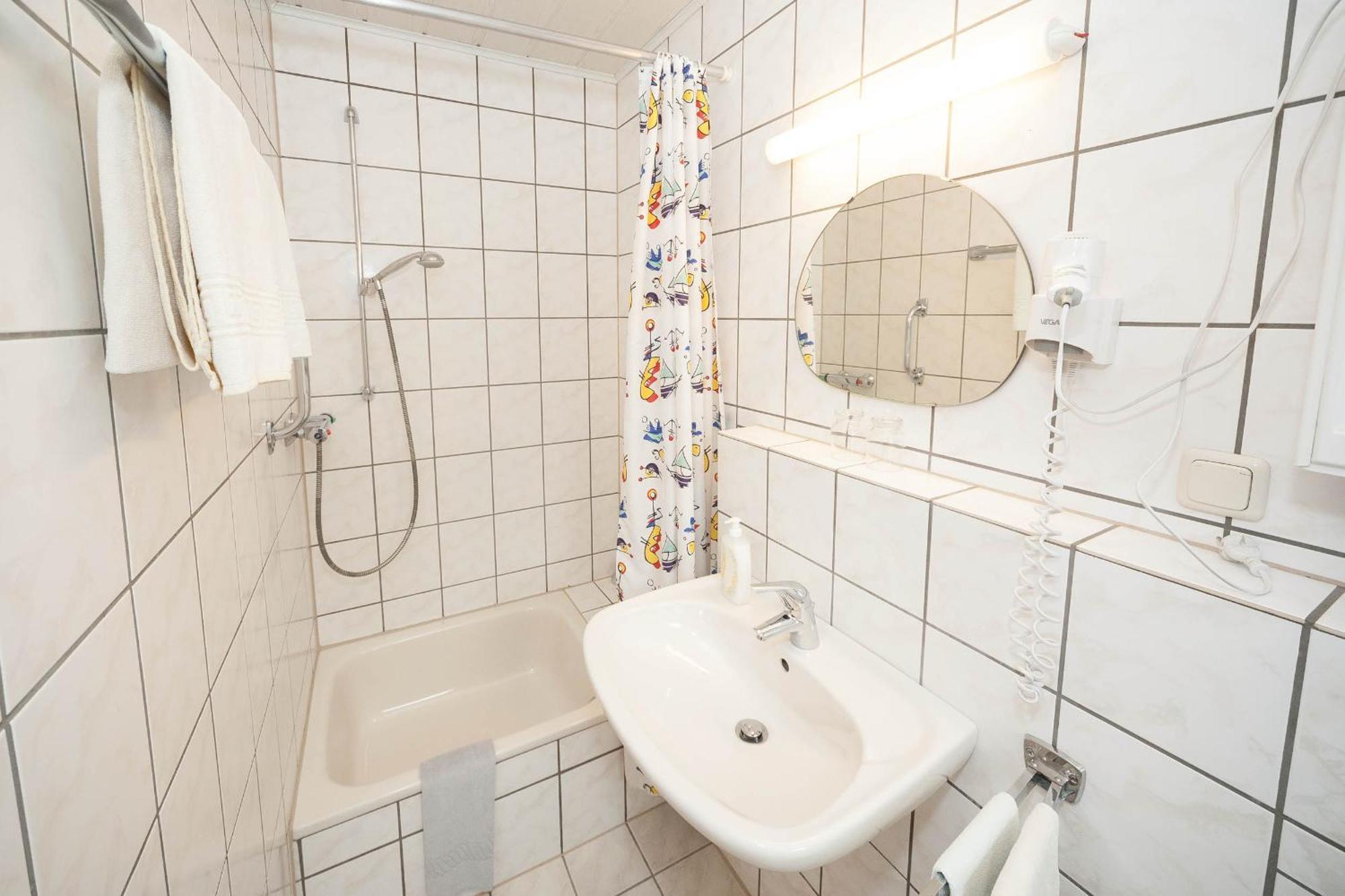 Hirschen-Schuster Apartment Mesenich Phòng bức ảnh